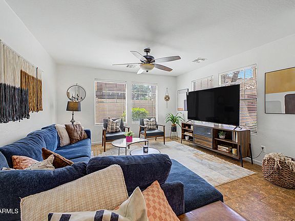 4th image of 2614 E MEGAN Street