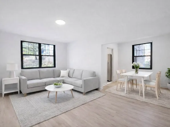 70-25a Park Drive East image 1 of 12