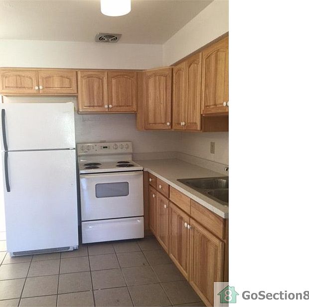 2nd image of 72 Fanyon St