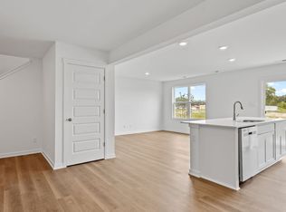 587 Cressmoor Blvd, Hobart, IN 46342