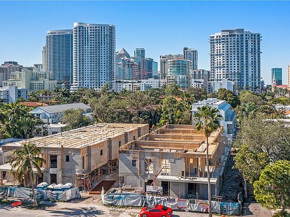 2nd image of 7 SE 11th Avenue Unit 6