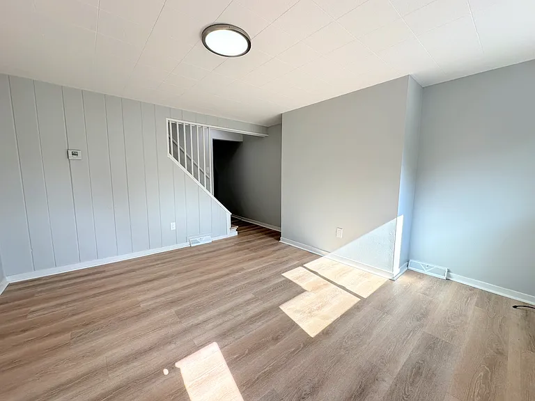 209 Mary St — Photo 4
