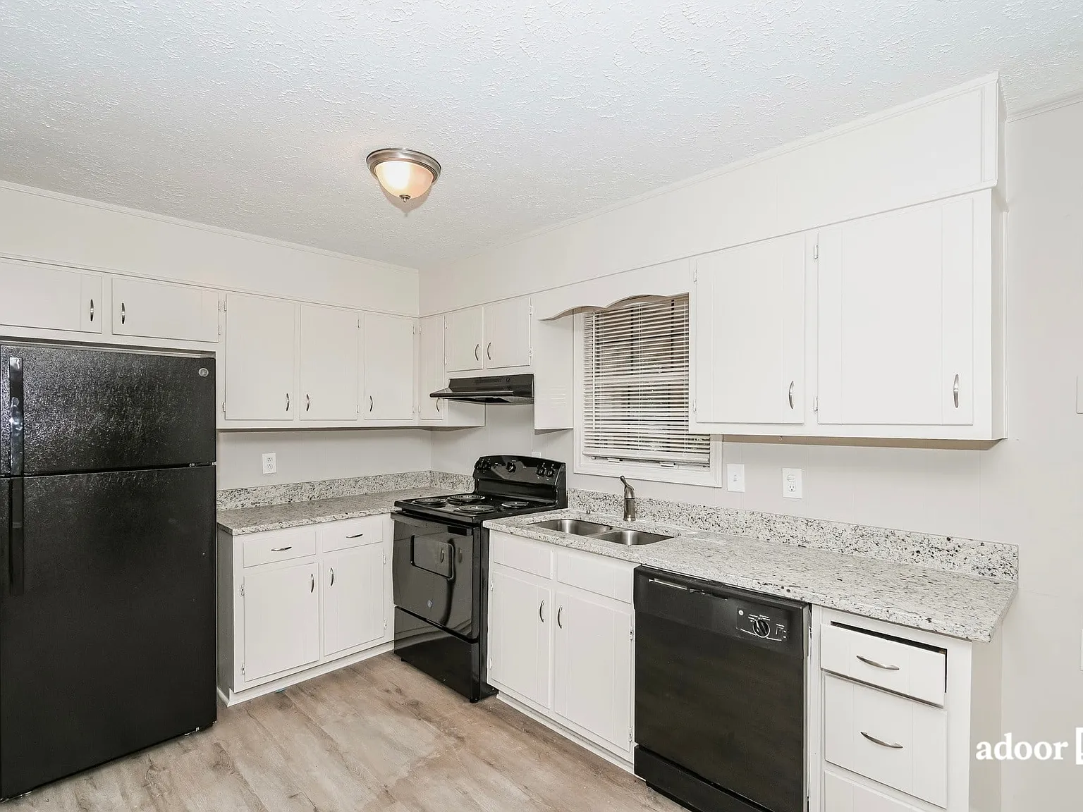 3 bed, 2.0 bath, 1125 sqft, $1,645 — Photo 4