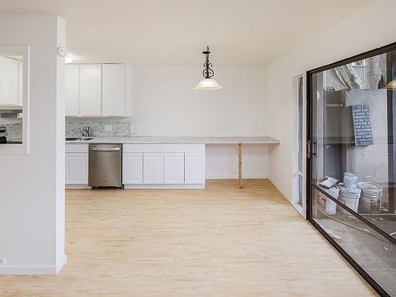 4th image of 2236 Woodside Ln Unit 10