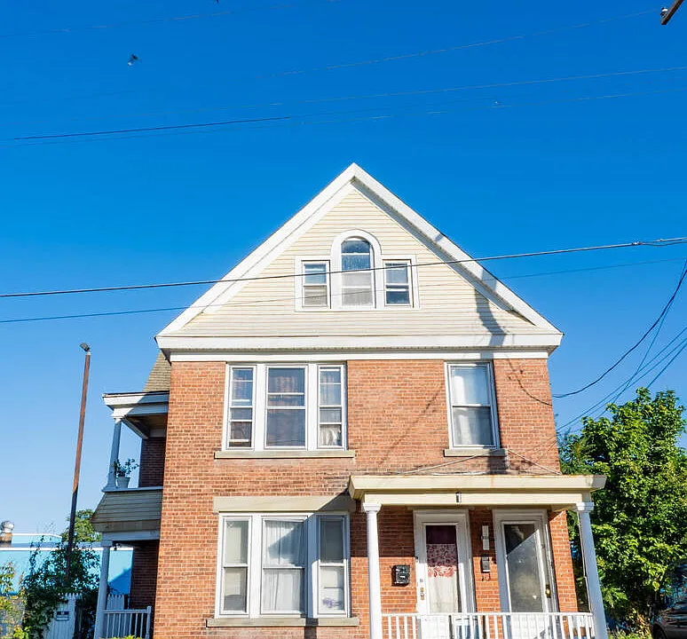 1 Chestnut St