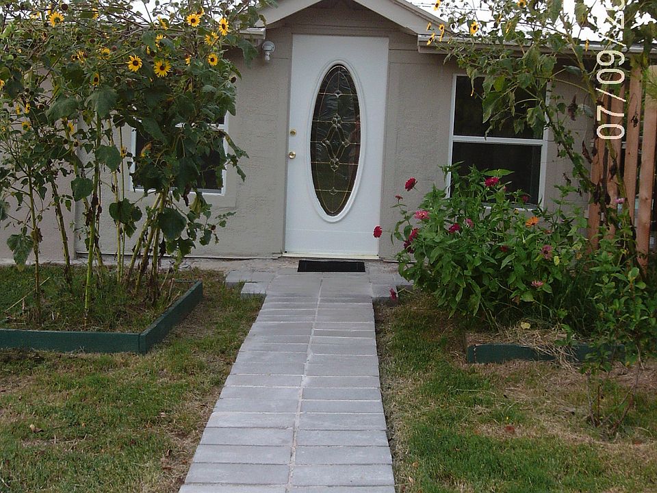1st image of 107 Twin Lakes Ln