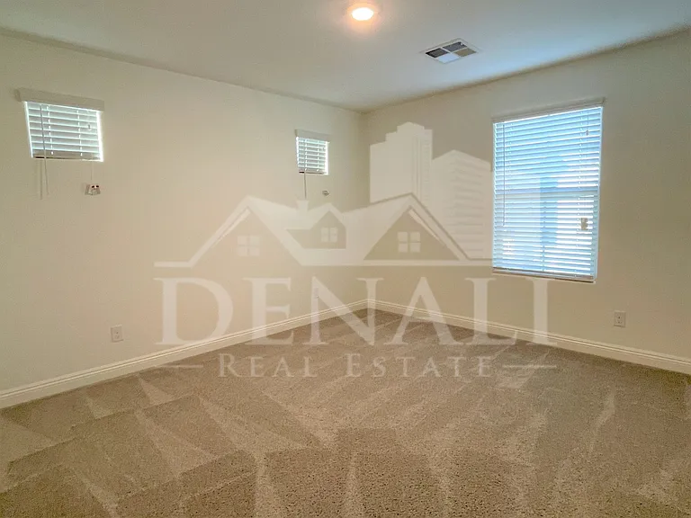 242 N Sunrise — Photo 26