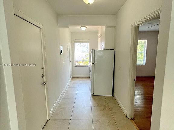 4th image of 1030 Jefferson Ave APT 7