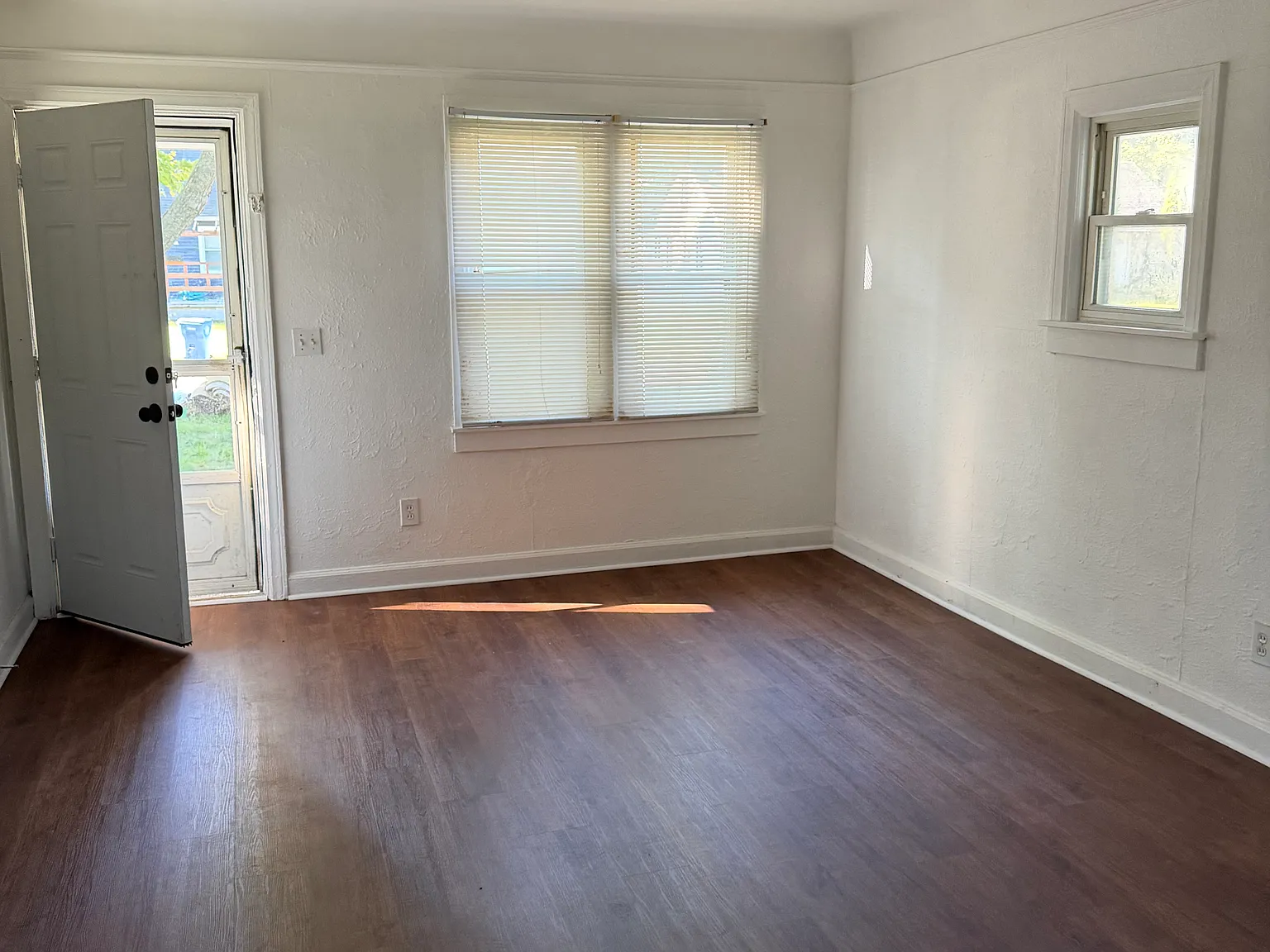 2 bed, 768 sqft, $1,149 — Photo 2