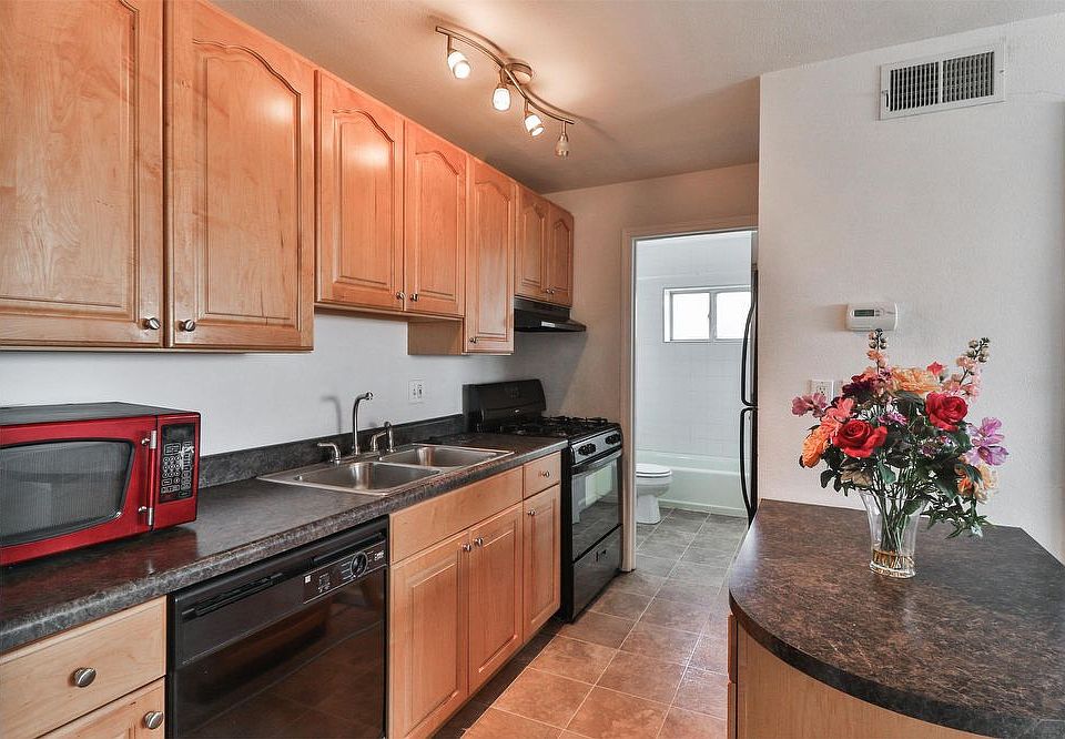 1st image of 3850 Park Ave APT 4