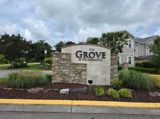 714 Lacy Oak Dr, Chesapeake, VA 23320