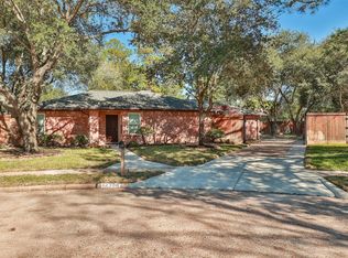 12306 Bexhill Dr, Houston, TX 77065
