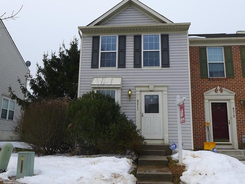 Fantastic End of Group Townhome