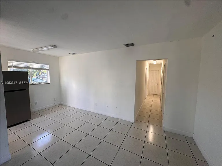 1595 NE 125th St #6 — Photo 8