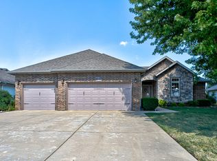 1947 E Chesapeake Dr, Ozark, MO 65721