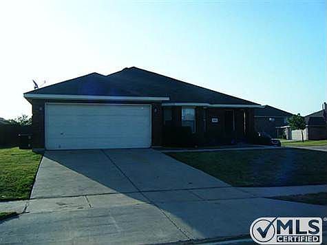 1st image of 329 Oxford Ct