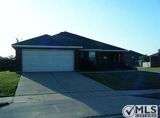 329 Oxford Ct, Roanoke, TX 76262