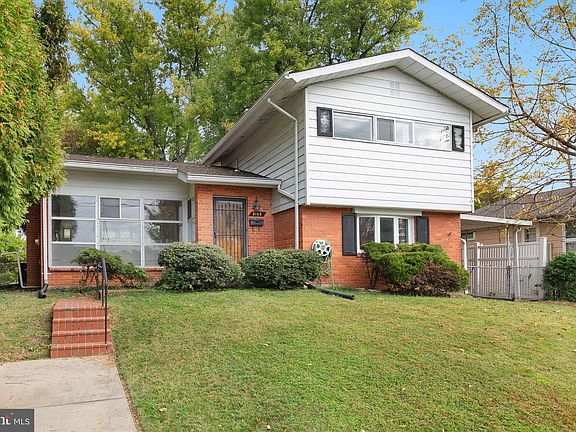 3rd image of 2102 McAuliffe Dr