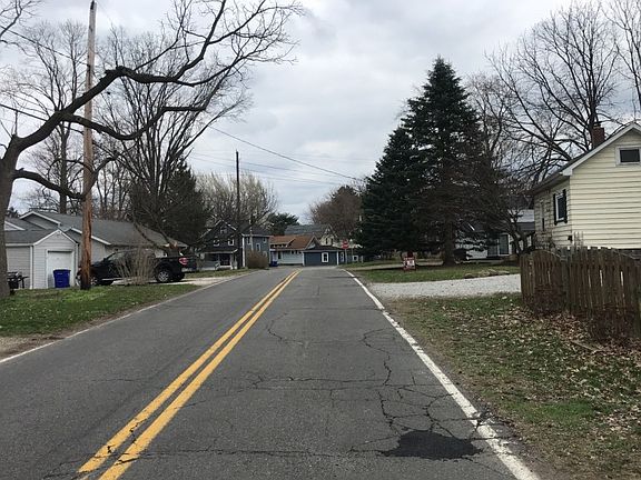 4th image of 554 Longcoy Ave