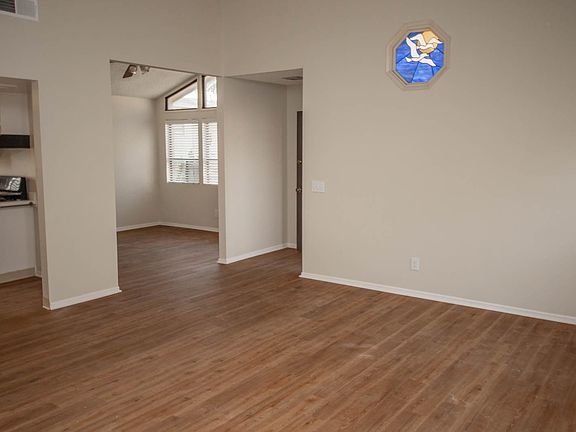 4th image of 102 Roswell Ave #B