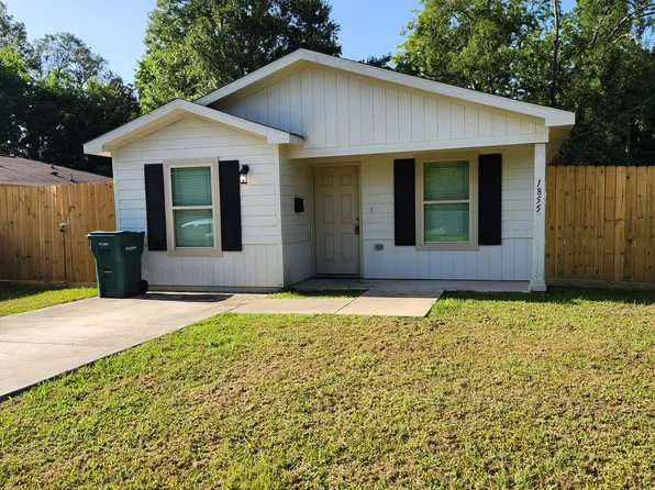 1855 Cartwright St, Beaumont, TX 77705