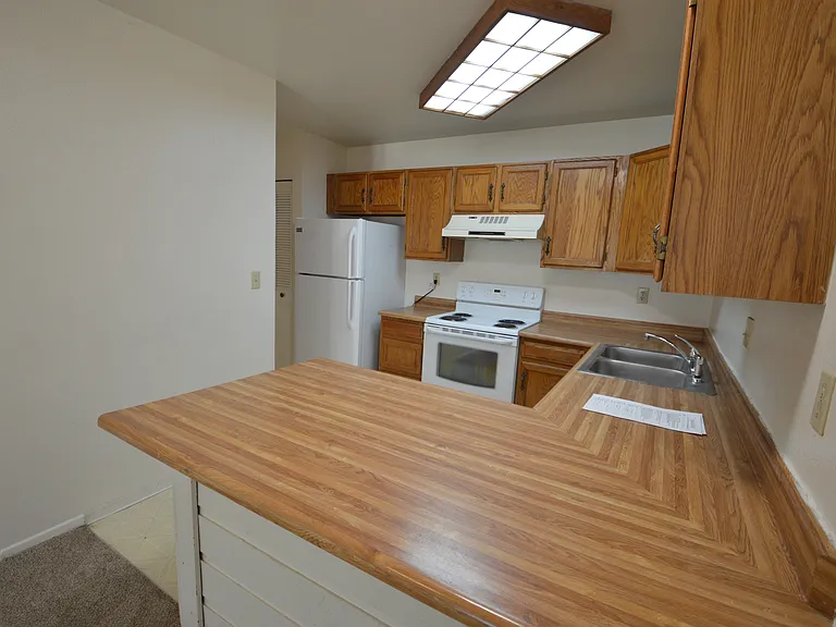 2027 Gyros Cir — Photo 6