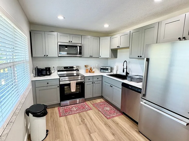 439 Carroll St — Photo 13
