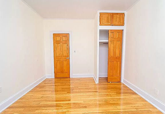 4th image of 21-62 Crescent St #E1