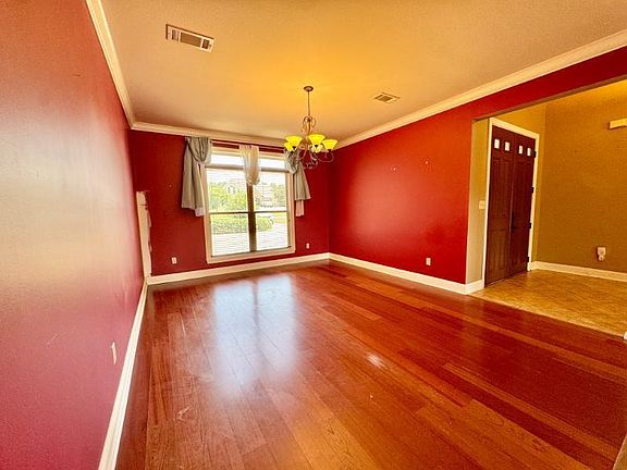 4th image of 111 Caitlyn Dr