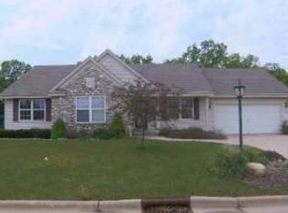 608 Hickory Hollow Rd, Waterford, WI 53185