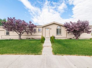 2200 N Rhode Island Ct, Kennewick, WA 99336