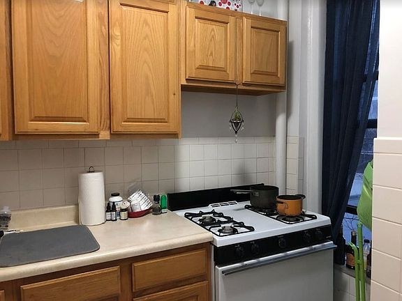 4th image of 2523 31st Ave APT B33