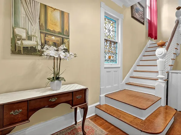 116 Bentley Avenue image 19 of 50