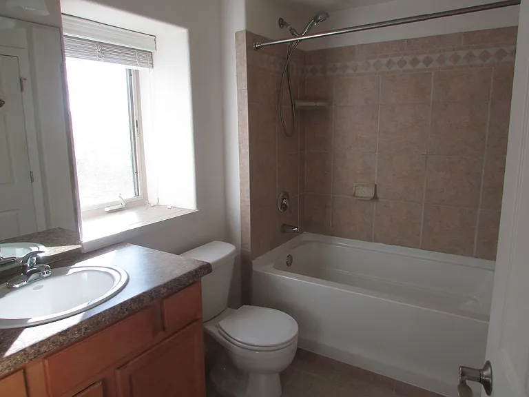 1214 Walnut Ave #8 — Photo 6