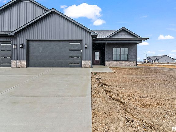 2nd image of 5223 Verdant Ln