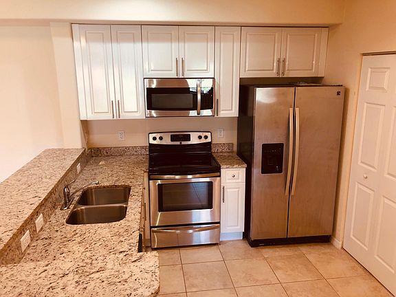 3rd image of 13140 Bella Casa Cir APT 3158
