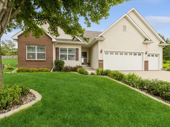 6910 Jane Austen Ct, Johnston, IA 50131