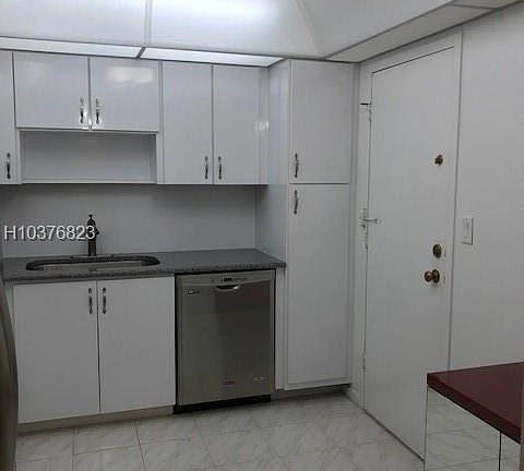 4th image of 3800 S Ocean Dr APT 1819