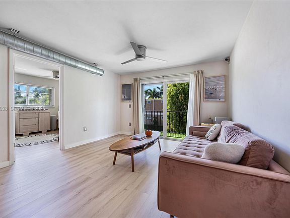 3rd image of 1900 Meridian Ave APT 204