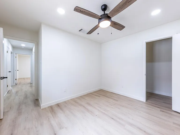 7601 W Gate Blvd — Photo 18