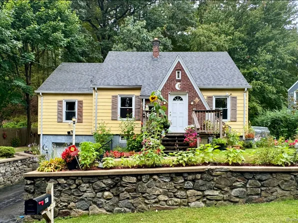 138 Emmett Avenue, Derby, CT 06418