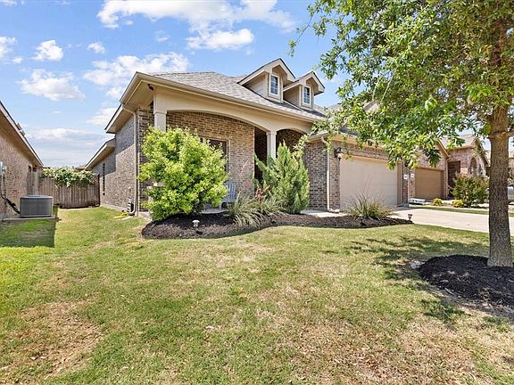 3rd image of 1225 Scott Dr