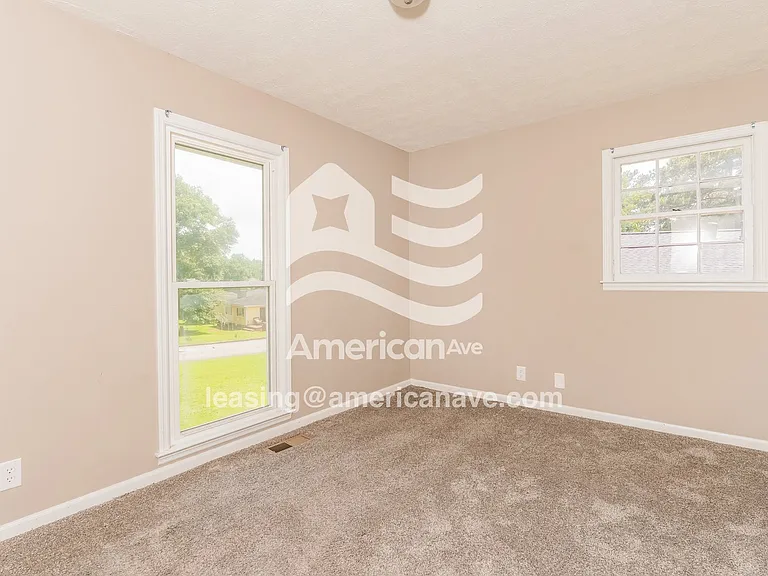 1694853_011_bedroom_12.jpg