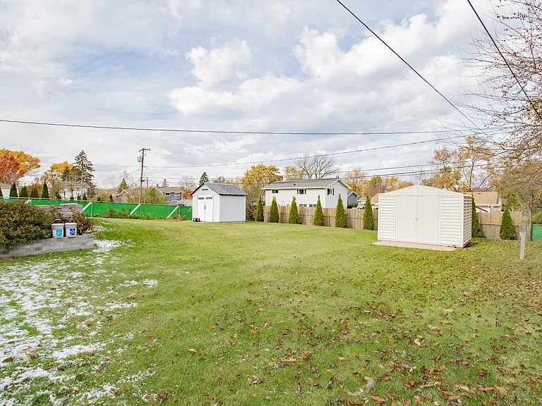 720 Durham Ln — Photo 27