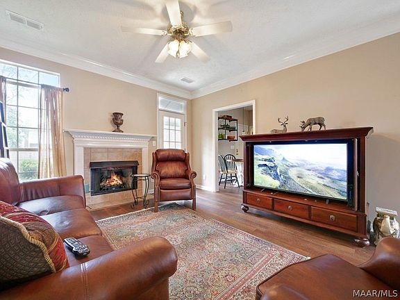 5th image of 8549 Hampshire Dr