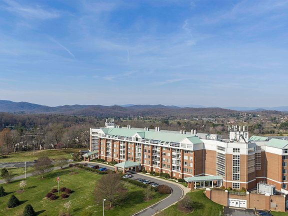 2nd image of 500 Crestwood Dr Unit 1208