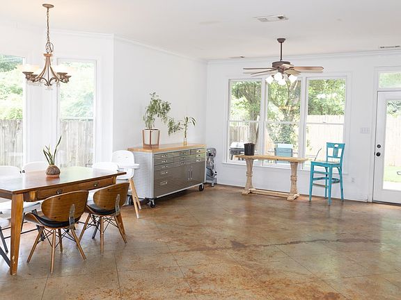 4th image of 8957 River Knoll Dr