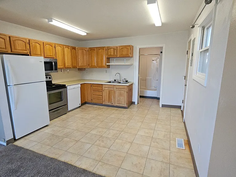 128 Rhea Ln — Photo 9