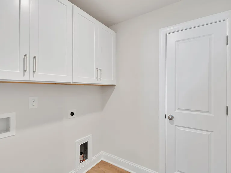 726 Lithia Inn Rd — Photo 14