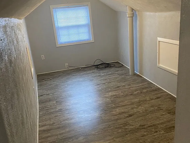 421 S Lake St — Photo 7